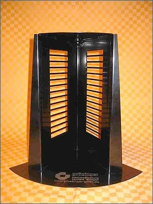 دره سیاه پنجره چوبی