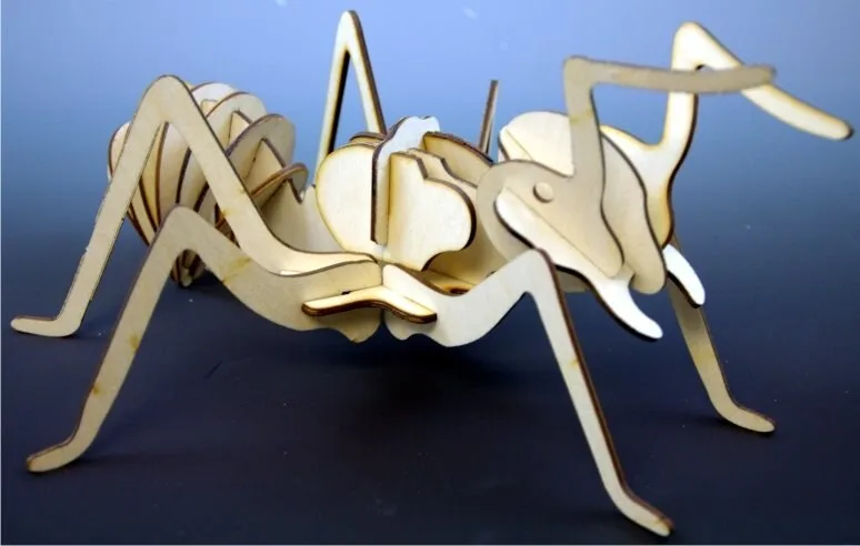 نماد چوبی مورچه سه بعدی