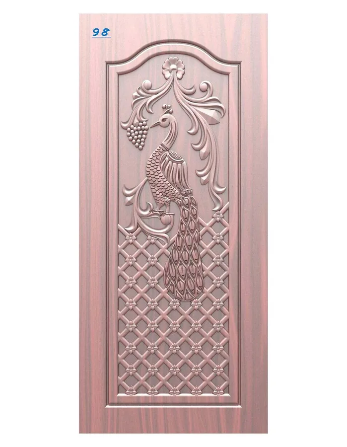 پرنده مادر در درب چوبی