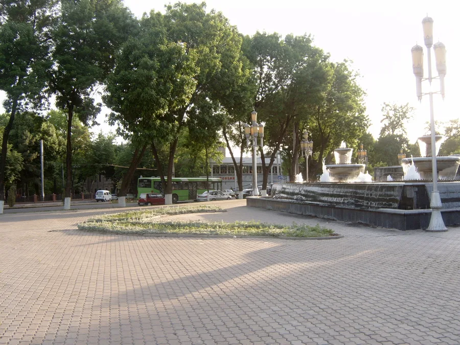 پارک آب‌انباری درختان